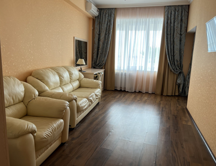 Люкс 2-местный 2-комнатный Люкс без балкона корп."Б" - ЛОК «Горный Воздух» Лоо