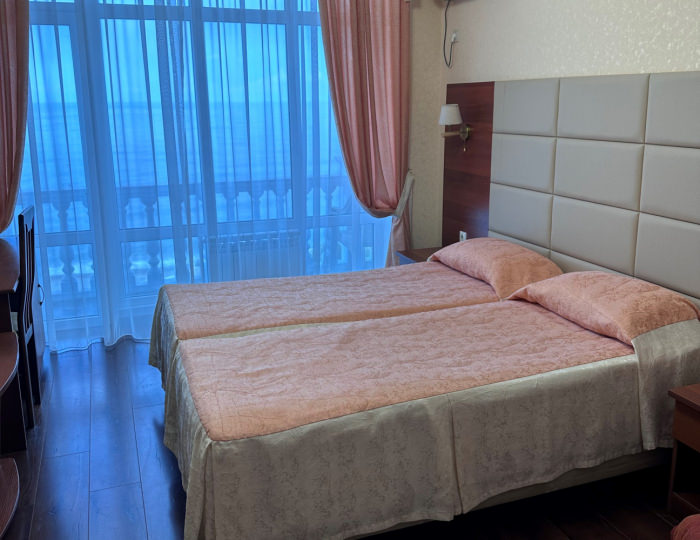 Стандарт 2-местный 1-комнатный с балконом с видом на море корпус &quot;Г&quot; - ЛОК «Горный Воздух» Лоо