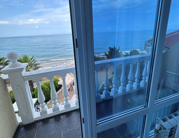 Стандарт 2-местный 1-комнатный с балконом с видом на море корпус &quot;Г&quot; - ЛОК «Горный Воздух» Лоо