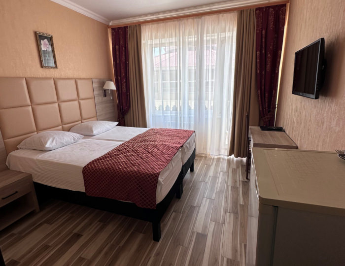 Стандарт 2-местный 1-комнатный с балконом (вид на морскую сторону) корпус &quot;В&quot; - ЛОК «Горный Воздух» Лоо