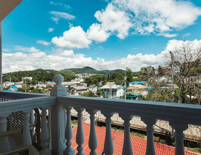 Стандартный 2-местный с балконом с видом на горы корп. А - ЛОК «Горный Воздух» Лоо